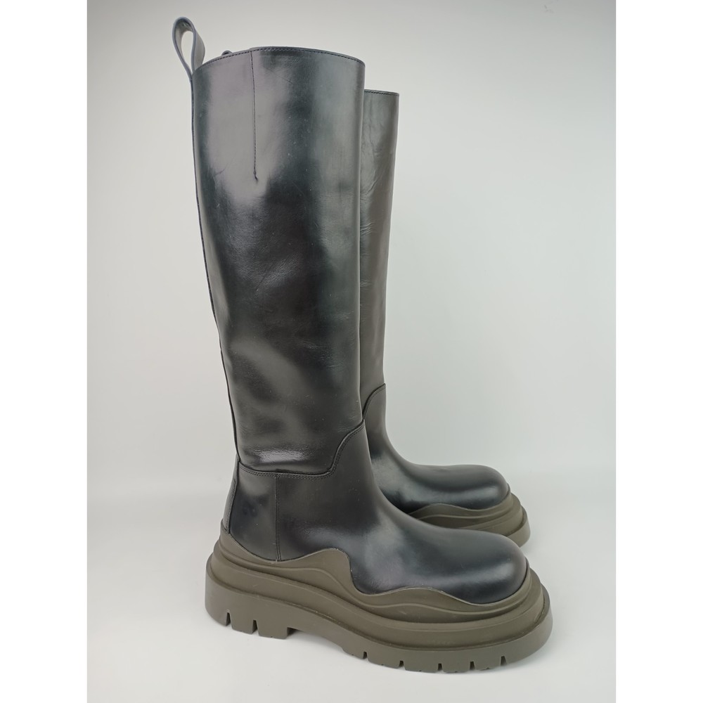 Bottega Veneta Women's Black Tire Tall Black Leather Chunky Boots Size 39 EU